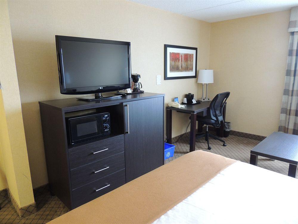 Holiday Inn Express Hamilton-Stoney Creek Exterior photo