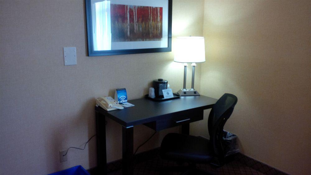 Holiday Inn Express Hamilton-Stoney Creek Exterior photo
