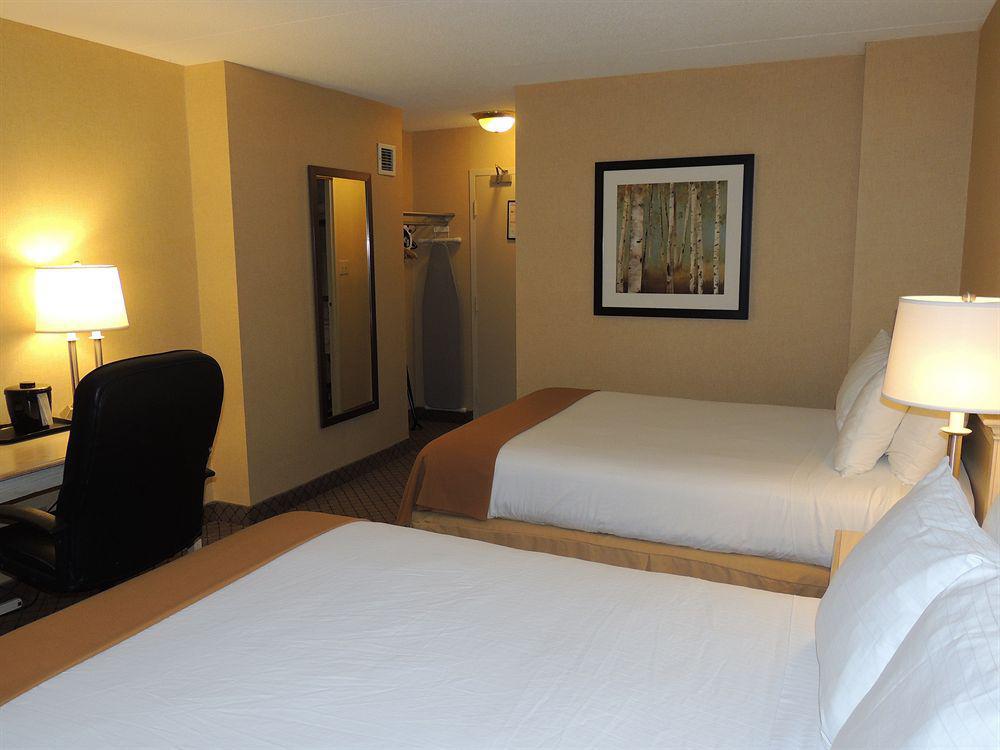 Holiday Inn Express Hamilton-Stoney Creek Exterior photo